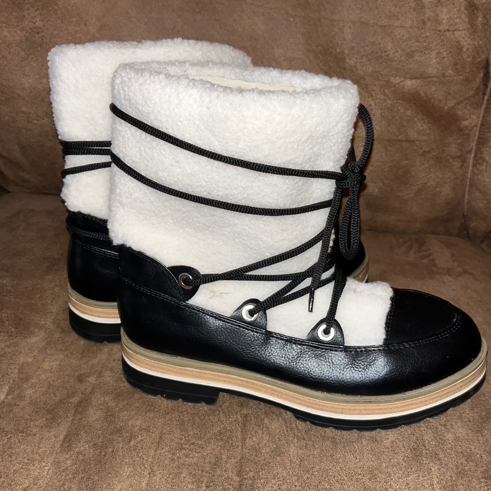PORTLAND Boots size 7.5